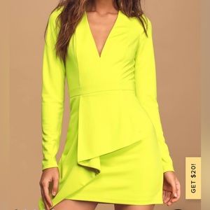 NWT!!! Lulus chartreuse long sleeve bodycon dress - medium